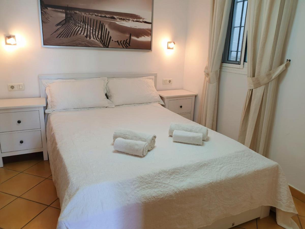 Dona Lola Micaela - Fully Equiped 1 Bedroom Ground Floor Beach Front Apartment With Direct Access To The Beach Of Calahonda - Costa Del Sol - Cs155 Sitio de Calahonda Eksteriør bilde