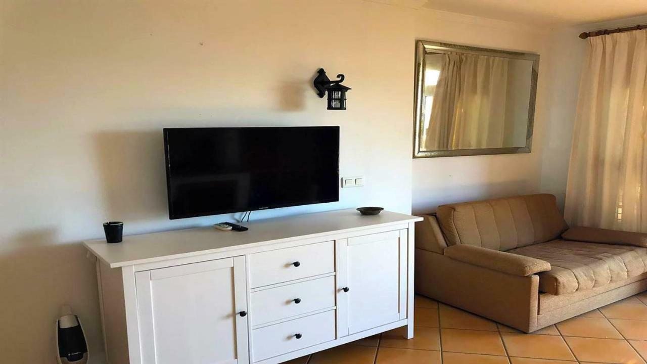Dona Lola Micaela - Fully Equiped 1 Bedroom Ground Floor Beach Front Apartment With Direct Access To The Beach Of Calahonda - Costa Del Sol - Cs155 Sitio de Calahonda Eksteriør bilde